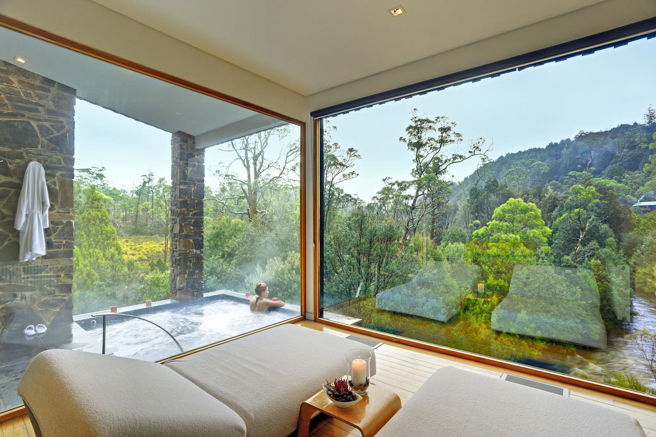 hotels with jacuzzi in room in