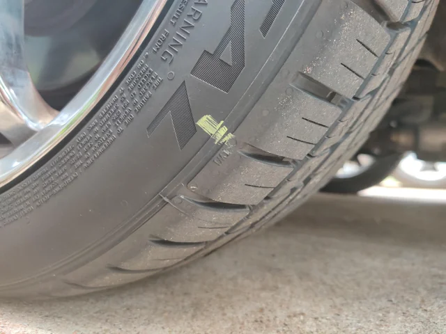 what does chalk on tires do