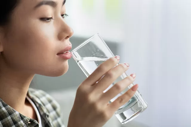 why does pure water dehydrate you