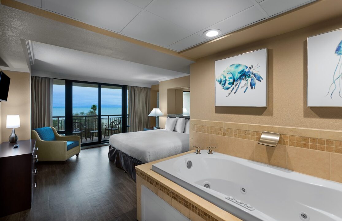 hotels with jacuzzi in room in
