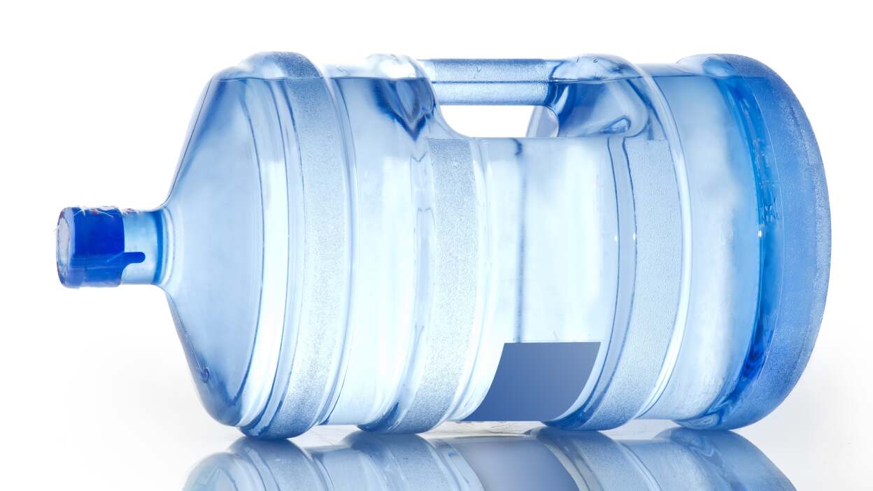 how much does a 5 gallon jug of water weigh